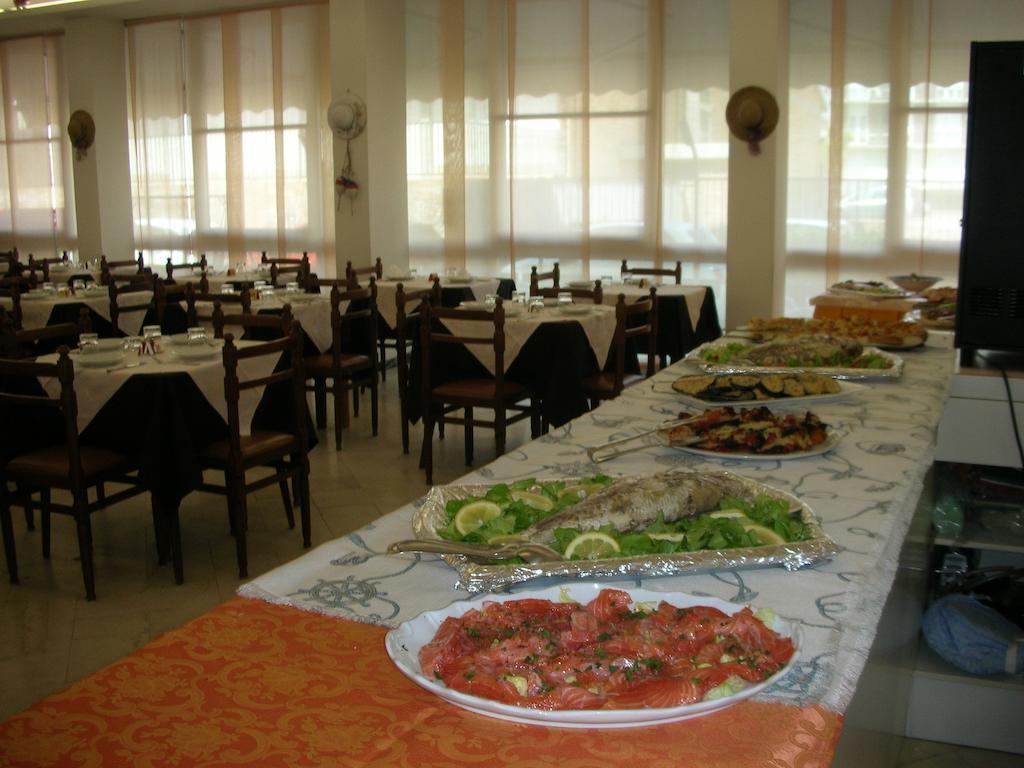 Hotel Gemma Rimini Buitenkant foto