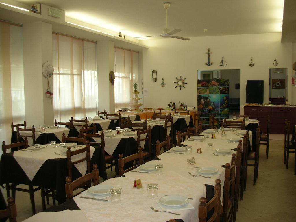 Hotel Gemma Rimini Buitenkant foto