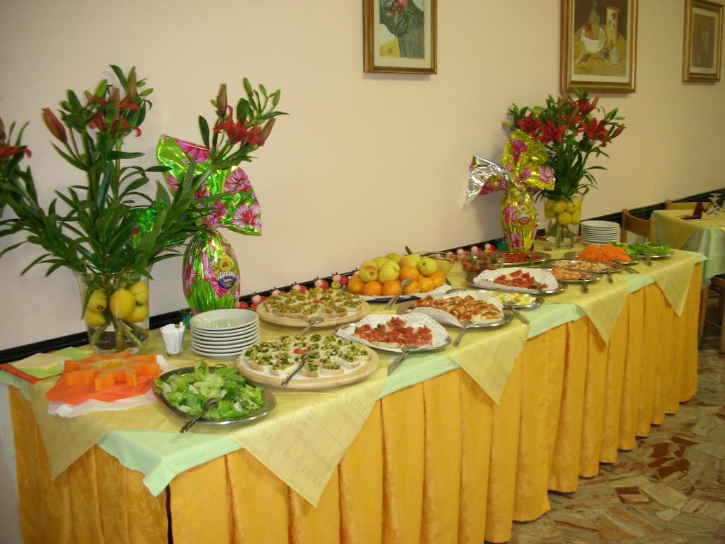 Hotel Gemma Rimini Buitenkant foto