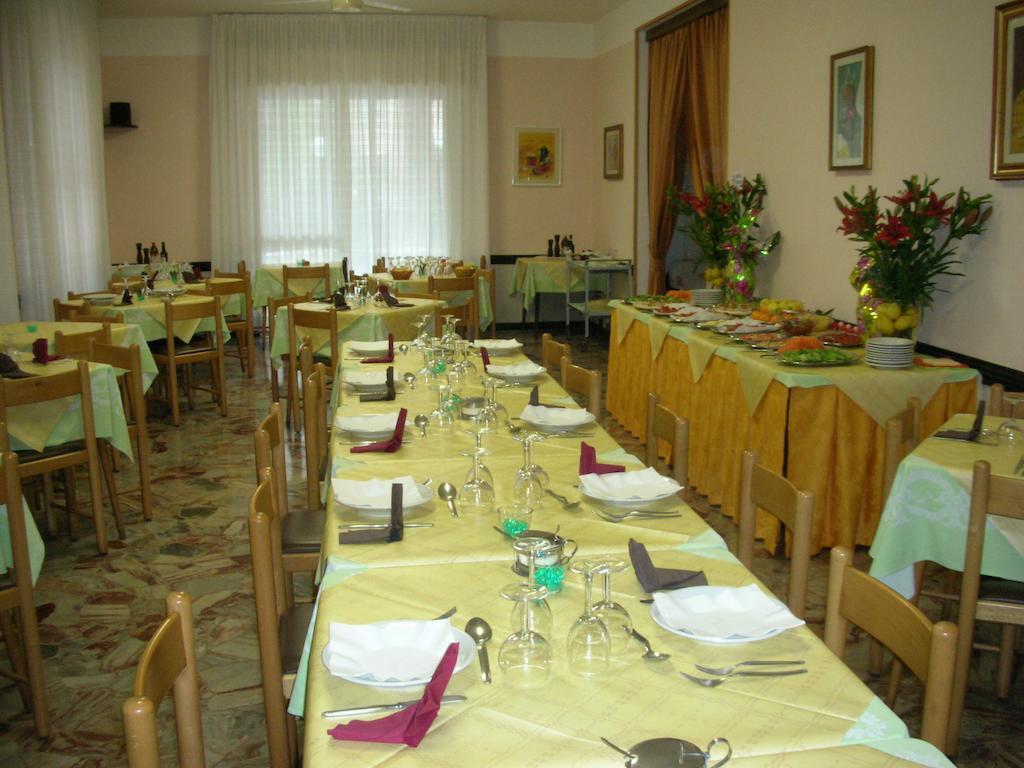 Hotel Gemma Rimini Buitenkant foto