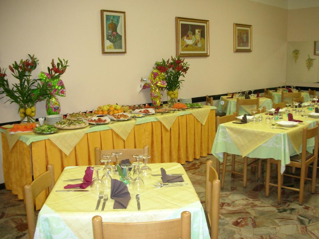 Hotel Gemma Rimini Buitenkant foto