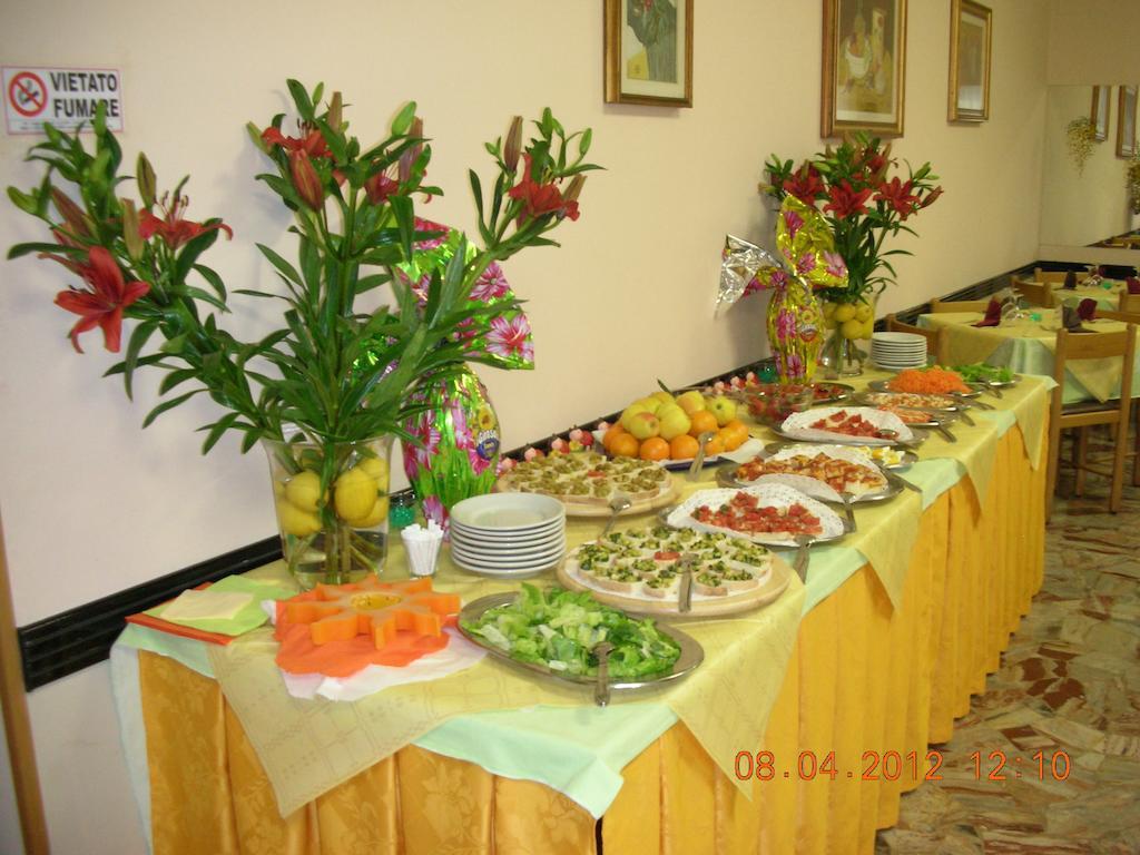 Hotel Gemma Rimini Buitenkant foto