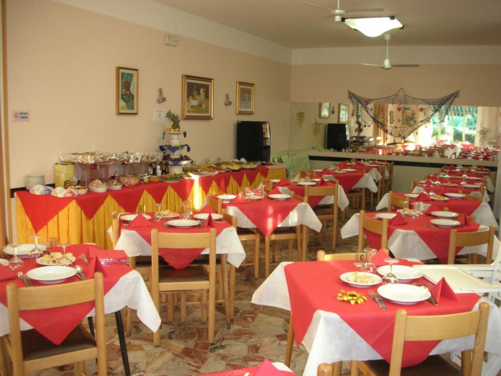 Hotel Gemma Rimini Buitenkant foto
