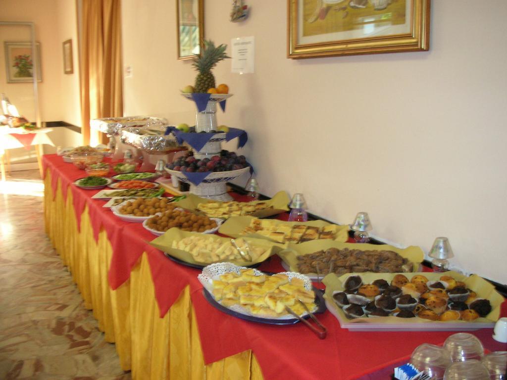 Hotel Gemma Rimini Buitenkant foto